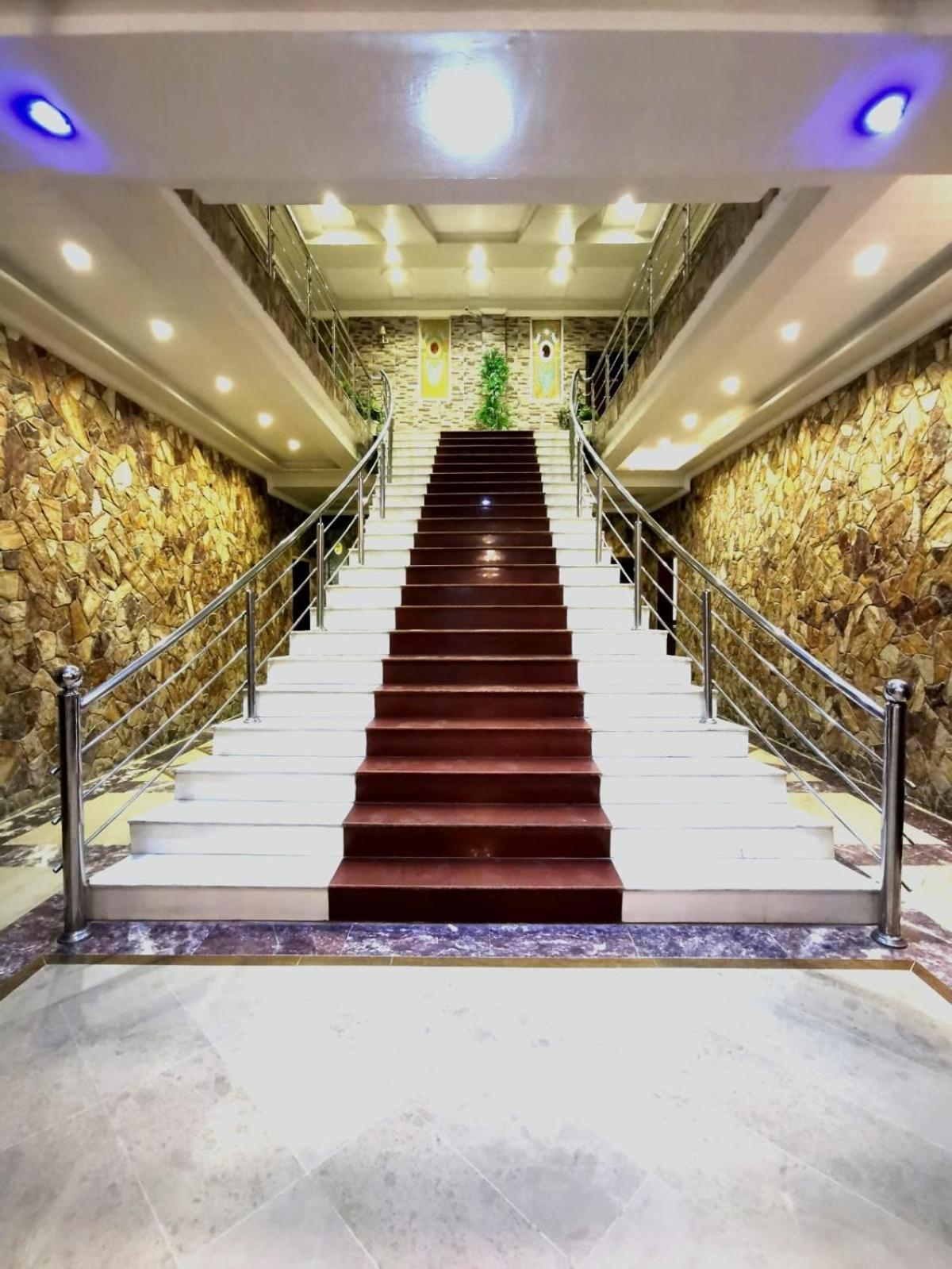 Triple One Hotel Suites Abbotábád Kültér fotó