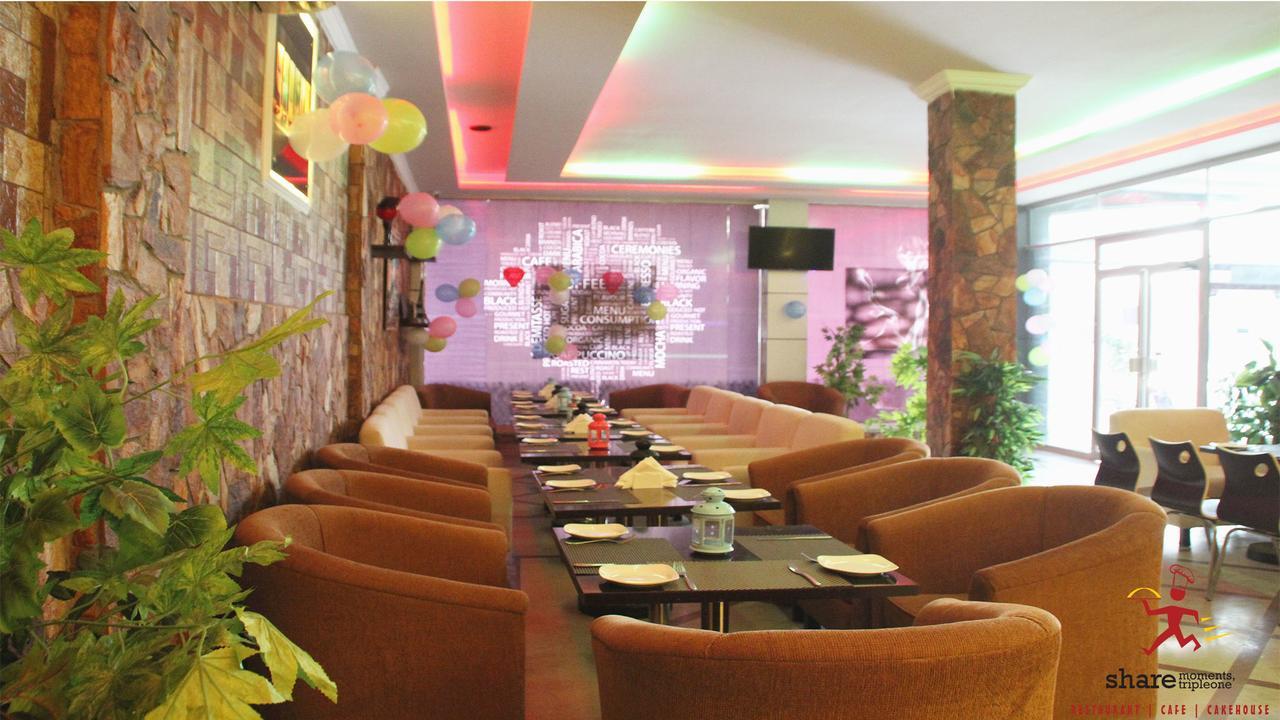 Triple One Hotel Suites Abbotábád Kültér fotó