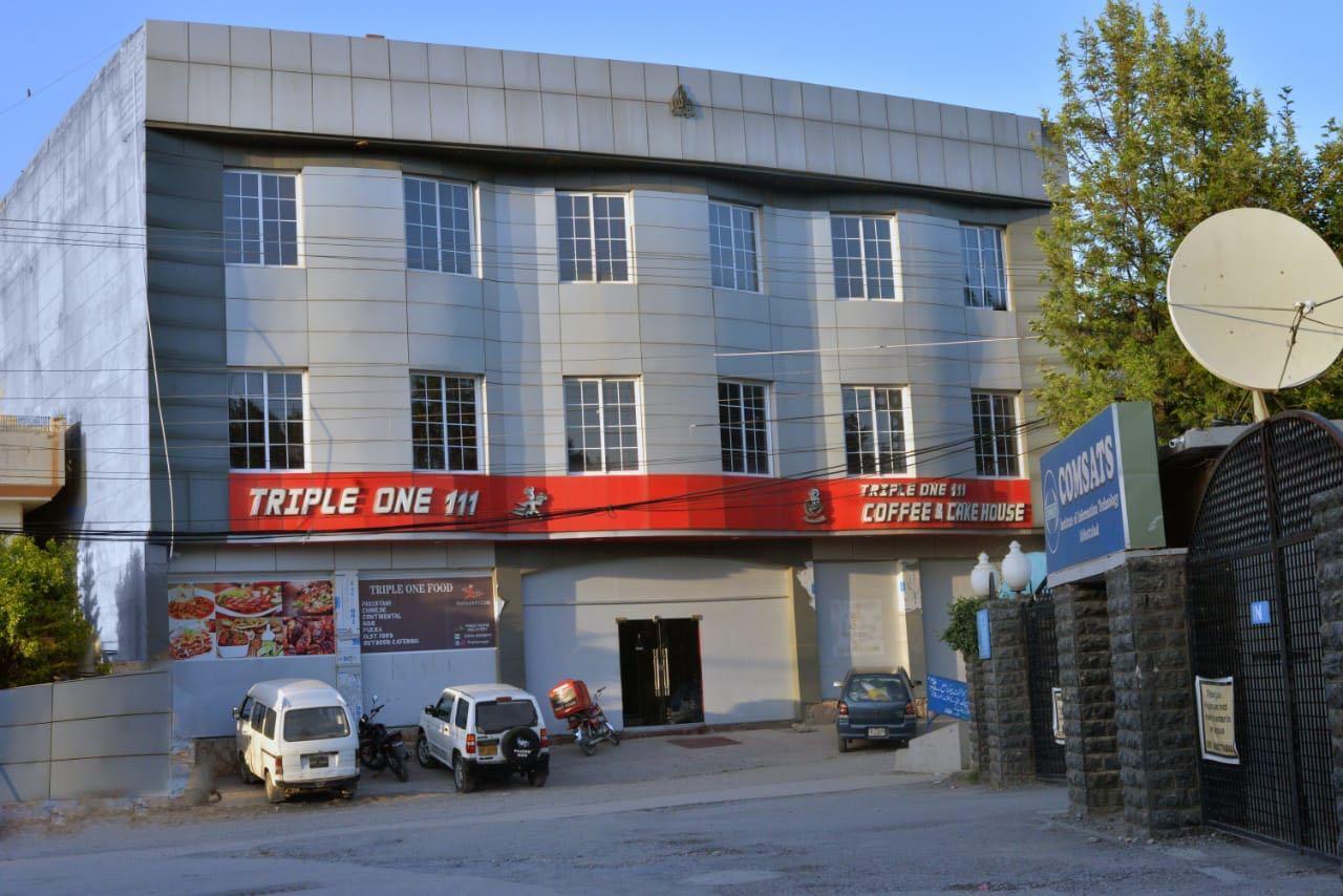 Triple One Hotel Suites Abbotábád Kültér fotó